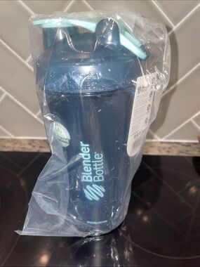 Classic Shaker - Navy with teal Blue accents